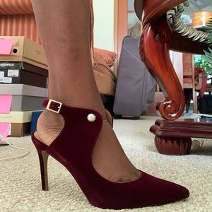 🌟HOST PICK🌟 Expressions Serena pearl detail pump